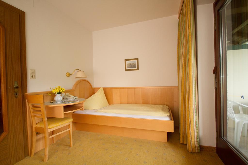 Hotel Garni Sonnblick Бад Кляйнкирххайм Номер фото